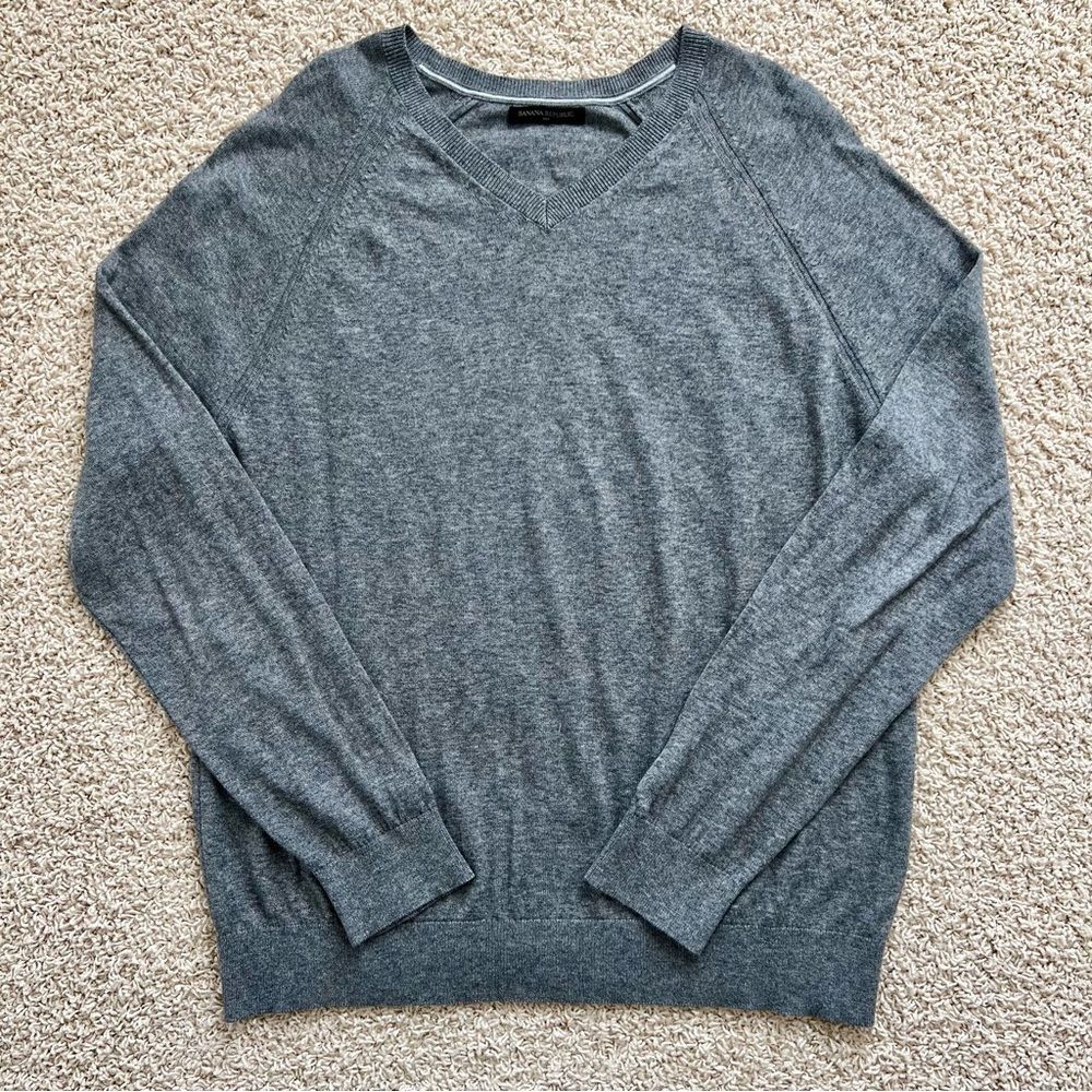 BANANA REPUBLIC Men’s VNeck Sweater Heather Gray Size XLarge